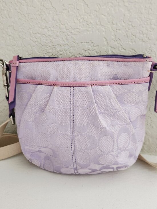 Coach Handbags - Euc Vintage Coach Madison Signature C's Lavendar Crossbody Bag